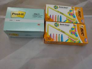 lot 76 image: 24 Post It Pads and Brite Liners...