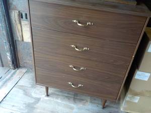 lot 90 image: 4 Drawer Chest of Drawers and Shelf...