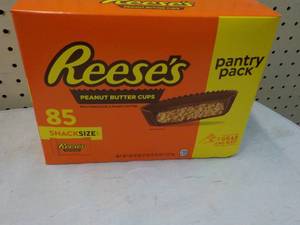 lot 392 image: 85 ct Reeses Snack Size Peanut Butter Cups