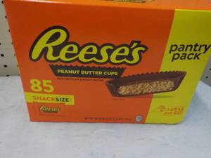 lot 394 image: 85 ct Reeses Snack Size Peanut Butter Cups