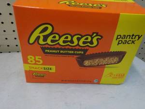 lot 395 image: 85 ct Reeses Snack Size Peanut Butter Cups
