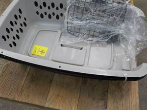 lot 409 image: Pet Carrier...