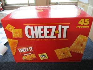 lot 102 image: Cheez-it 45 snack pouches Best by 11152024