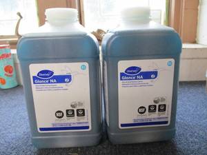 lot 108 image: Diversey Glance NA Glass and Multi Surface Cleaner, 2 ct 2.5 Liter Bottles