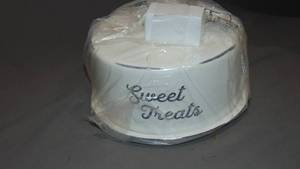 AuldHome Design Enamelware Cake Cover Farmhouse Style Decorative Cake Plate w Domed Lid