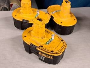 lot 552 image: Lot of (3) DeWalt 18V Cordless Tool Battery Packs DC9096