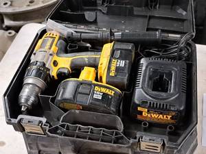 lot 591 image: DeWalt XRP 12 18V Cordless DrillDriver DCD940 with (2) Batteries, Charger, Case, Accessories