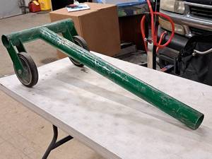 lot 255 image: Greenlee Mobile Pipe T-Stand
