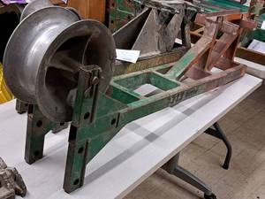 lot 239 image: Pipe Adapter Sheave with Pulley