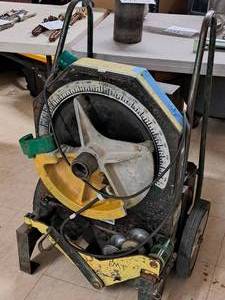 lot 225 image: Greenlee #555 Electric Pipe Bender