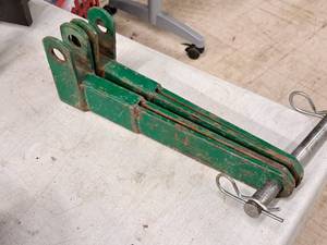 lot 247 image: Lot of (2) Machine PartsAttachments