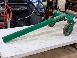 lot 257 image: Greenlee #6080 Mobile Pipe T-Stand