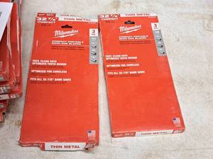 lot 641 image: Lot of (2) Milwaukee 32-78 Thin Metal Compact Portable Band Saw Blades 18 TPI 3-pack