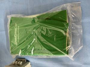 lot 46 image: CTC VP500DM VasoPress Supreme Mini Compression Therapy DVT Pump - Great Working Condition Includes New In Packages Compression Wraps