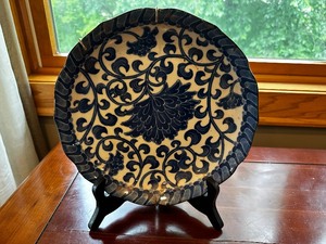 lot 2 image: Vintage Chinese Blue And White Dish With Stand Measuring 10 Inches In Diameter