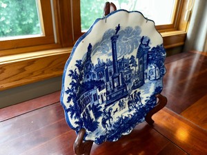 lot 3 image: Vintage Victoria Iron Stone Pottery Dish, Blue And White Town Scene Measuring 10 Inches In Diameter