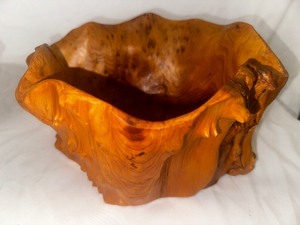lot 128 image: Hand Turned Wood Bowl Measuring 11 x  9 x  5