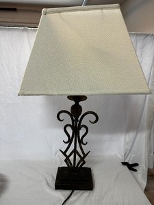 lot 140 image: Table Lamp Measuring 30 Inches Tall