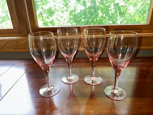 lot 56 image: Set Of Four Pink Wine Glasses