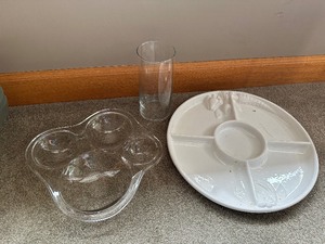 lot 69 image: Lot Of Serving Pieces