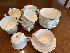 lot 70 image: Set Of 12 Vintage Wedgewood Cups And Saucers