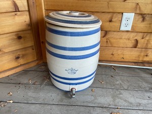 lot 92 image: 6-Gallon Earthenware Water Crock And Contents Measuring 17 Inches High By 12 12 Inches In Diameter