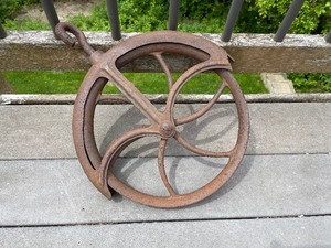 lot 80 image: Large Metal Antique Pulley With Hook On One End, Measuring 14 Inches In Diameter