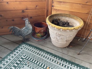 lot 89 image: Two Flowerpots And A Metal Rooster Figure. Large Pot Measures 20 Inches In Diameter And 16 Inches High. Smaller Pot Measures 9 12 Inches In Diameter, 9 Inches High. Rooster Is 16 Inches Tall, 14 Inches Long