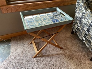 lot 224 image: Ethan Allen Wooden Serving Tray On Collapsible Wooden Stand. Tray Measures 23 Inches Wide By 17 Inches Deep. Fully Assembled On Stand 24 Inches Tall.