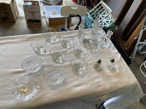 lot 190 image: Various Glass Parfait Dishes And CandleBud Vase Holder