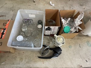 lot 304 image: Large Miscellaneous Glassware And Kitchen Tools