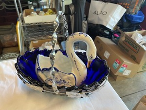 lot 333 image: Vintage Blue Bowl And Swan Candy Dish