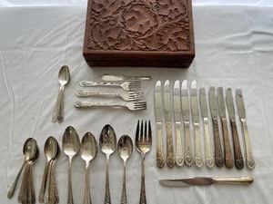 WM Rogers Mfg Co AAIS Heavy Silver Plated JUBILEE Silverware. 17x Teaspoons, 10x Soup Spoons, 2x Serving Spoons, 1x Slotted Serving Spoon, 1x Serving Fork, 12x Knives, 9 Forks, and 1x Butter Knife.