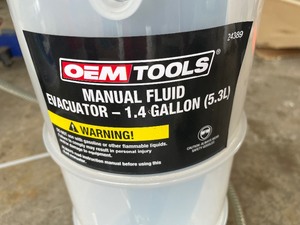 Oem Tools Manual Fluid Evacuator 1.4 Gallons