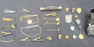 Variety of vintage mens tie clips and pins