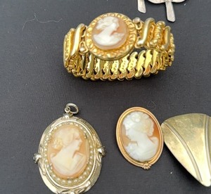 Vintage Gold Tone Expandable Cameo Sweetheart bracelet and brooches