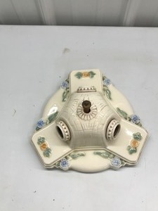 lot 137 image: Vintage Porcelain PORCELIER Basketweave 3-Bulb Ceiling Fixture