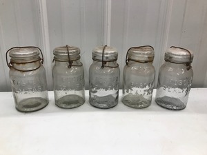 lot 148 image: Lot of 5 Vintage Foster Sealfast Canning Jars with Lids