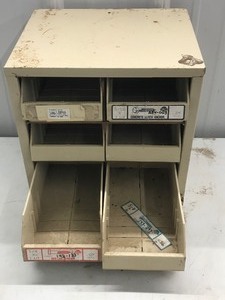 lot 208 image: 6 Drawer Parts Organizer