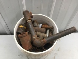 lot 213 image: 5 Gallon Pail of Pipe Fittings & More