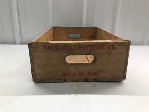 lot 221 image: Vintage Pepsi Bottle Wooden Crate