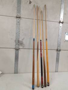 lot 95 image: 5 Pool sticks