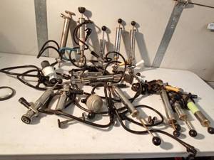lot 99 image: 16 beer keg tappers