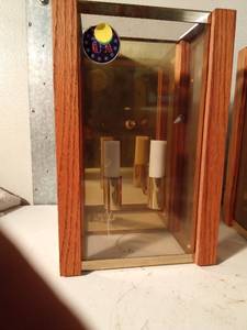lot 81 image: 5 Wall lights