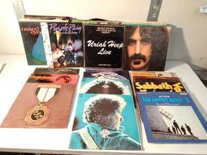 lot 58 image: Box of records-33s