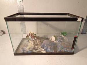 lot 40 image: Aquarium with accessories