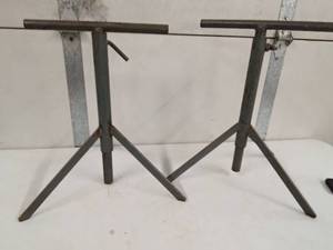 lot 26 image: Pipe rolling stand