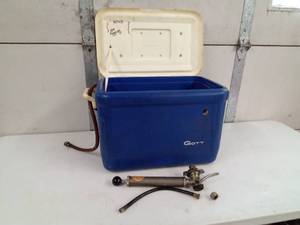 lot 24 image: Keg cooler with keg tapper