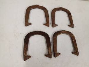 lot 15 image: Set of horseshoes