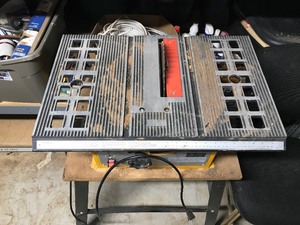 lot 248 image: 10 Bench Table Saw on Stand